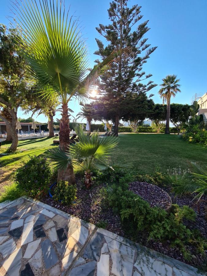 Abella Hotel Agia Marina Exteriör bild